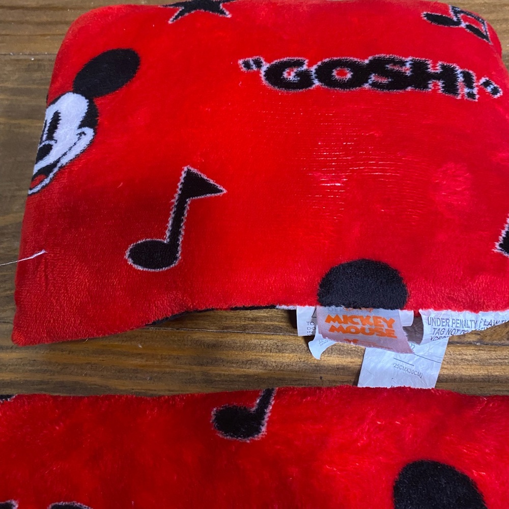 Mickey Mouse Disney Red Plush Kids Blanket and Pillow Set - Picture 2 of 3